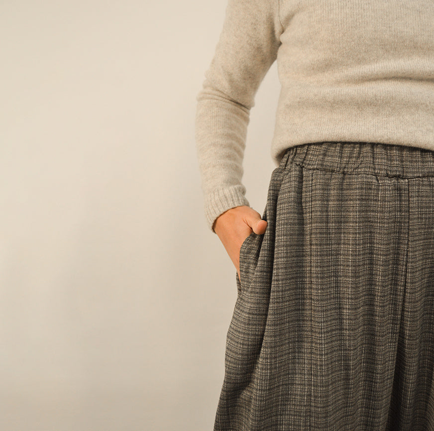 KIT DA CUCITO LENA PANTALONI NERI A QUADRI