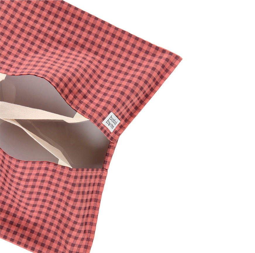 JAMIE PINK AND GRAY CHECKED CAKE CARRYING SEWING KIT