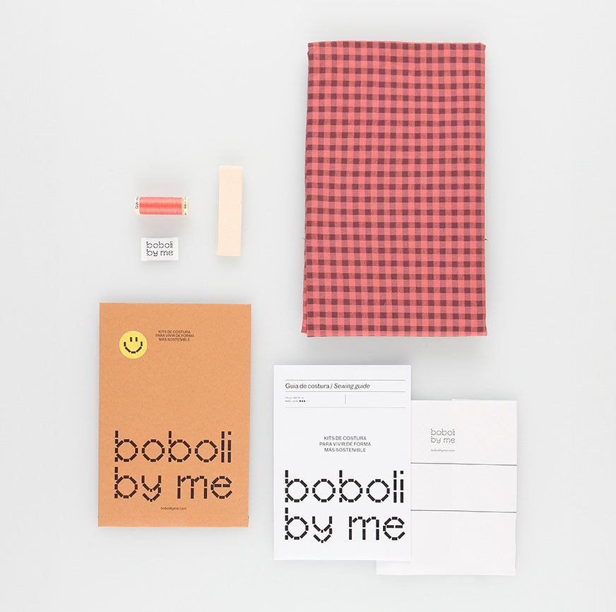 JAMIE PINK AND GRAY CHECKED CAKE CARRYING SEWING KIT