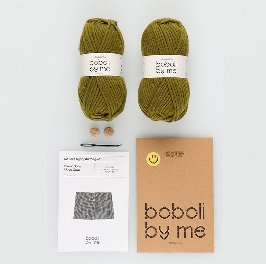 KIT POUR TRICOTER UN COL AVEC BOUTONS SORA VERT OLIVE