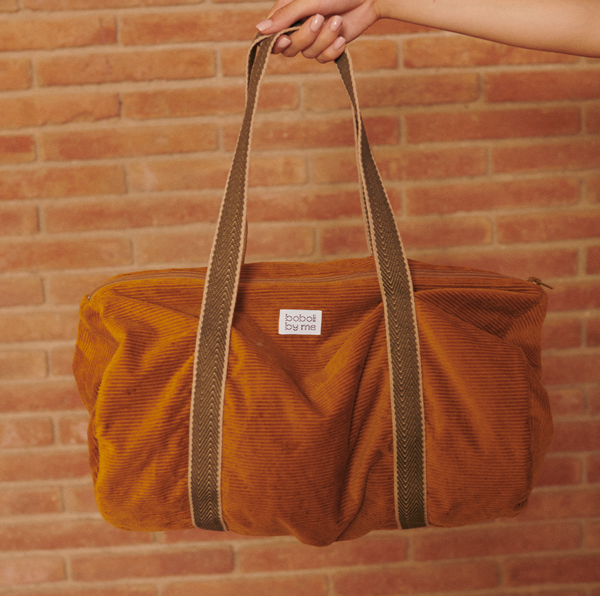 Bolsa de pana de la colección Corduroy Lovers de Boboli by Me, con asas de cinta ancha y acabado suave