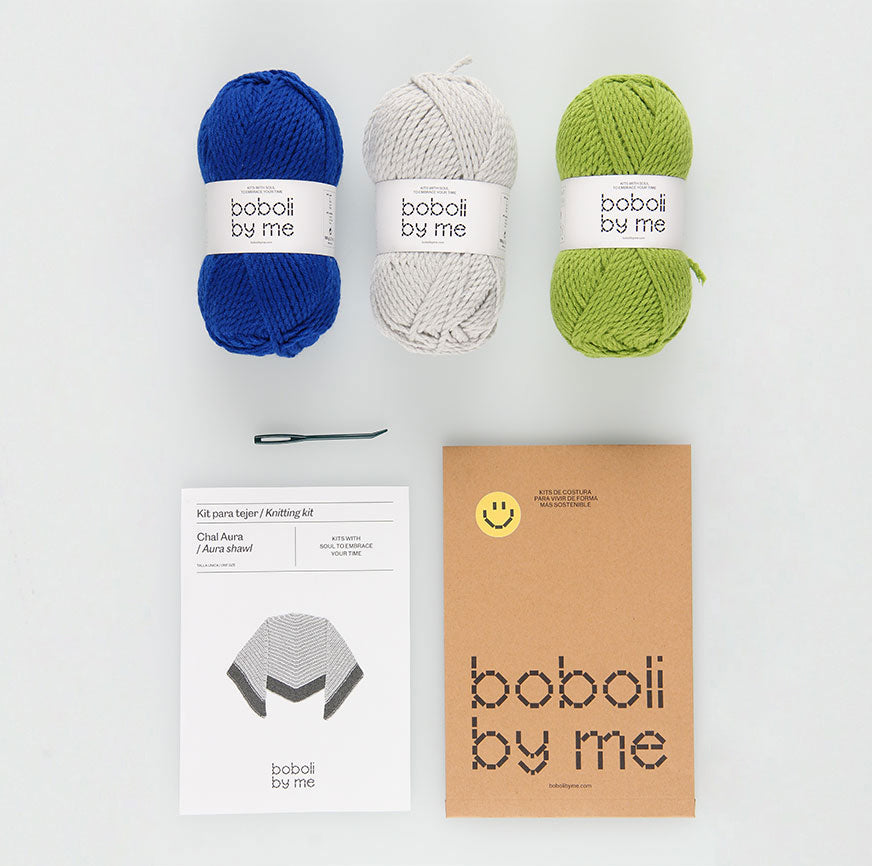 KIT PARA TEJER PAÑOLETA AURA AZUL KLEIN LISTADA EN VERDE Y GRIS
