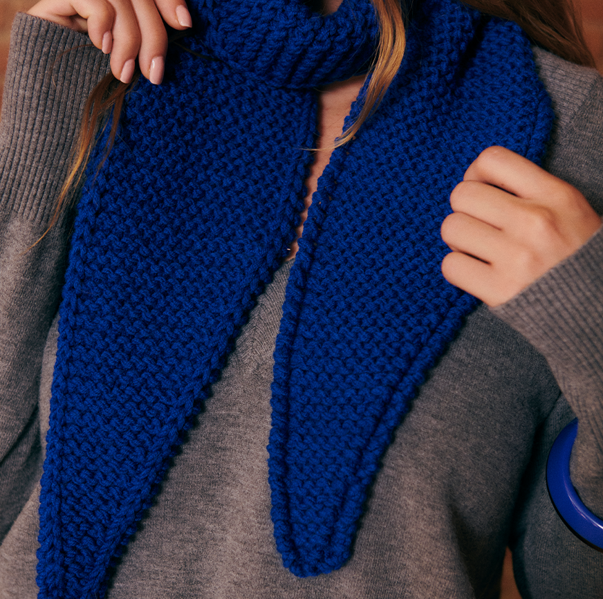 KIT POUR TRICOTER LE FOULARD EILA BLEU KLEIN