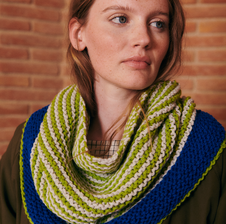 KIT PARA TEJER PAÑOLETA AURA AZUL KLEIN LISTADA EN VERDE Y GRIS